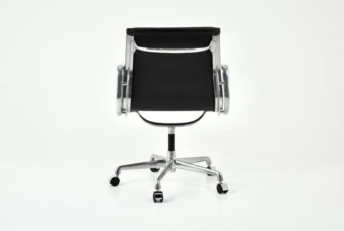 Pamono Black Leather Soft Pad Office Chair by Charles & Ray Eames for ICF, 1970s Clearance