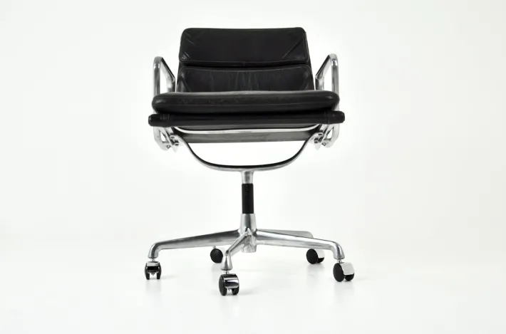 Pamono Black Leather Soft Pad Office Chair by Charles & Ray Eames for ICF, 1970s Clearance