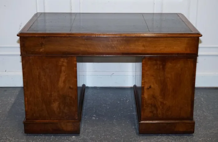 Pamono Burr Walnut Twin Pedestal Desk from Royal Druce & Co., London, United Kingdom, 1840s Discount