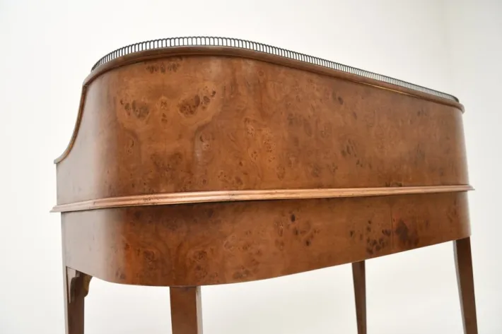 Pamono Carlton House Desk in Burr Walnut, 1890s Discount