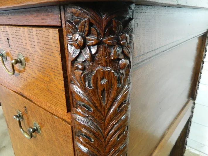 Pamono Carved Oak Pedestal Desk Discount