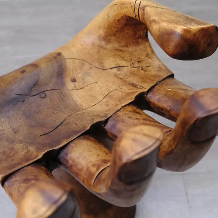 Pamono Carved Wooden Sculpture Chair in the Shape of a Hand, 1980s Sale