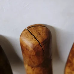 Pamono Carved Wooden Sculpture Chair in the Shape of a Hand, 1980s Sale