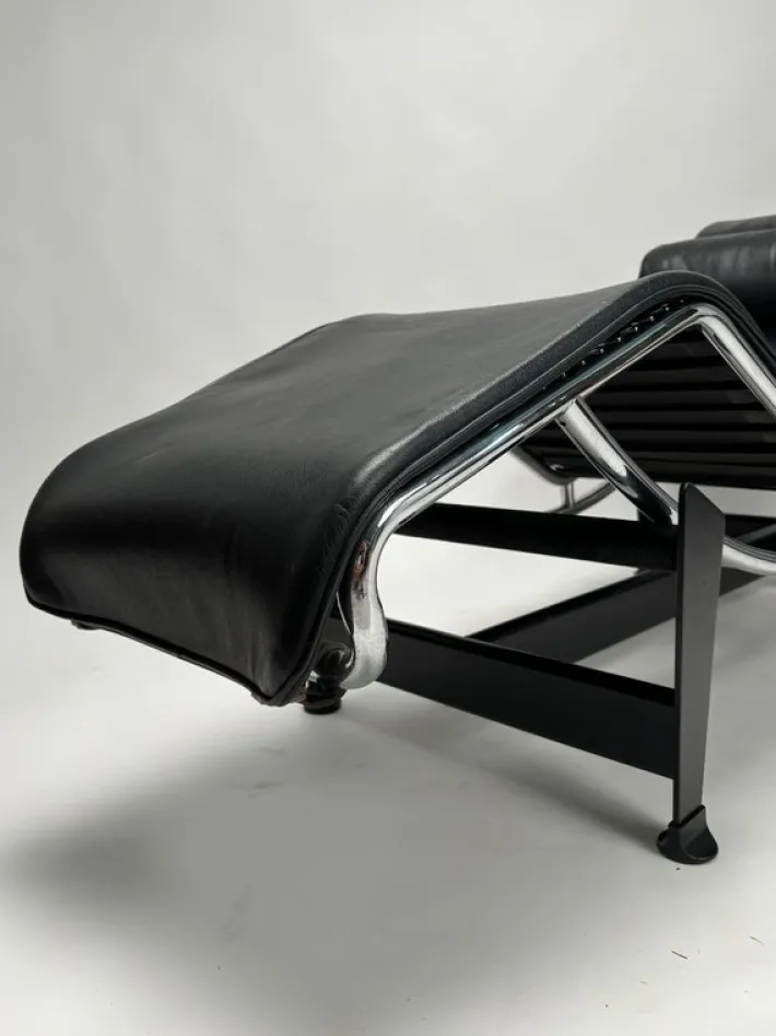 Pamono Chaise Lounge by Le Corbusier for Cassina, 1970s Sale
