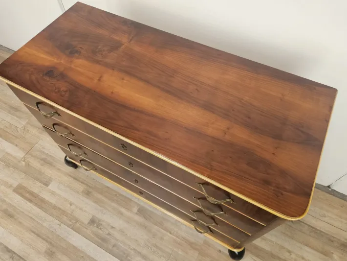 Pamono Chest of Drawers in Mahogany and Maple with Lacquered Feet, 1950 Outlet