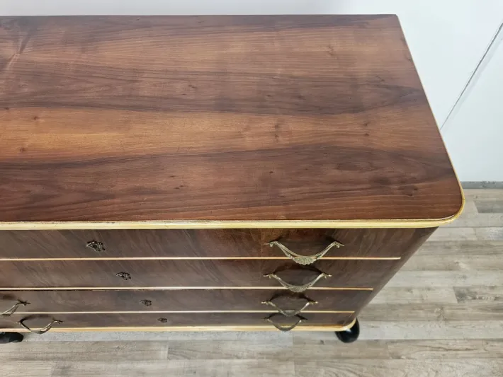 Pamono Chest of Drawers in Mahogany and Maple with Lacquered Feet, 1950 Outlet