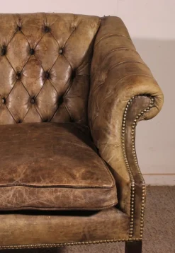 Pamono Chesterfield 3-Seater Sofa in Light Olive Leather, 1930s Clearance