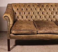 Pamono Chesterfield 3-Seater Sofa in Light Olive Leather, 1930s Clearance