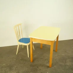 Pamono Children's Desk with Chair in Beech and Formica, 1960s, Set of 2 New