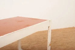 Pamono Child's Desk with White Molded Wood Legs and Wood & Red Linoleum Top, 1950s or 1960s Outlet