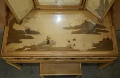 Pamono Chinese Chinoiserie Walnut Dressing Table and Stool, 1920s, Set of 2 Outlet