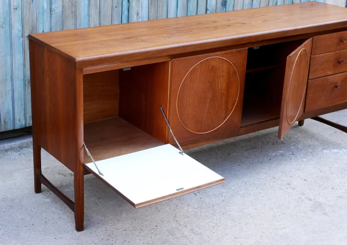 Pamono Circle Sideboard from Nathan, 1960s Online