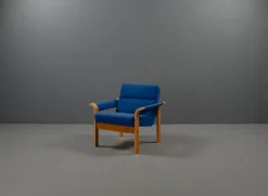 Pamono Coffee Table and Armchairs by Rud Thygesen & Johnny Sorensen for Magnus Olesen, 1975, Set of 5 Clearance