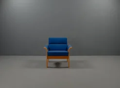 Pamono Coffee Table and Armchairs by Rud Thygesen & Johnny Sorensen for Magnus Olesen, 1975, Set of 5 Clearance