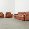Pamono Cognac Leather Arizona Sofa and Easy Chairs attributed to Vavassori, Monza, Italy, 1970s, Set of 3 Outlet