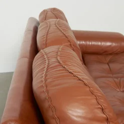 Pamono Cognac Leather Arizona Sofa and Easy Chairs attributed to Vavassori, Monza, Italy, 1970s, Set of 3 Outlet