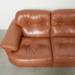 Pamono Cognac Leather Arizona Sofa and Easy Chairs attributed to Vavassori, Monza, Italy, 1970s, Set of 3 Outlet