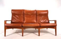 Pamono Comfort 3-Seater Sofa in Leather by Arne Wahl Iversen, 1960s Hot