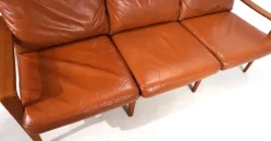Pamono Comfort 3-Seater Sofa in Leather by Arne Wahl Iversen, 1960s Hot