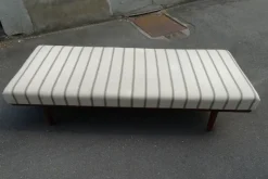 Pamono Danish Model GE-19 Teak Daybed with Brass Rail by Hans J. Wegner for Getama, 1950s Hot