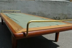 Pamono Danish Model GE-19 Teak Daybed with Brass Rail by Hans J. Wegner for Getama, 1950s Hot