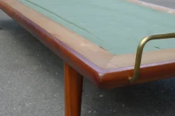 Pamono Danish Model GE-19 Teak Daybed with Brass Rail by Hans J. Wegner for Getama, 1950s Hot