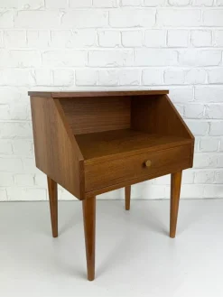 Pamono Danish Nightstand with Shelf and Drawer in Teak, 1960s Hot