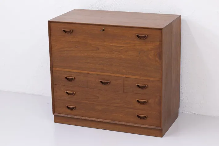 Pamono Danish Secretary Cabinet in Teak by Hvidt and Mølgaard-Nielsen for Søborg Møbelfabrik, 1960s Outlet