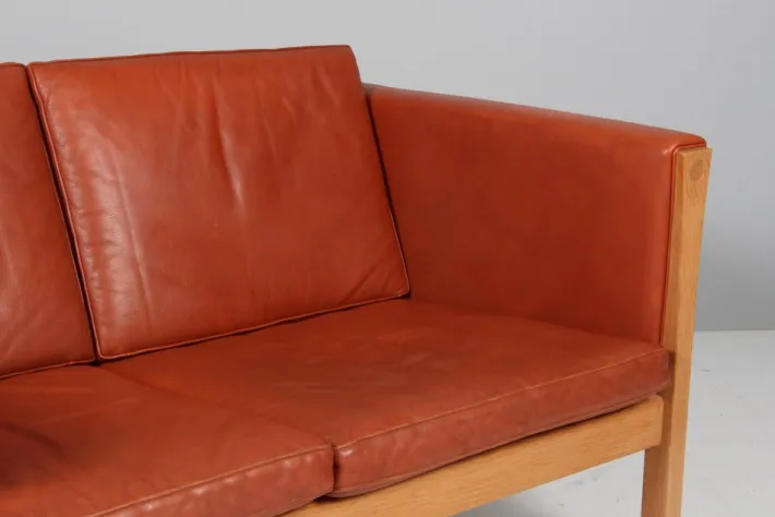 Pamono Danish Two-Seat Sofa in Leather and Oak by Hans J. Wegner, 1960s Clearance
