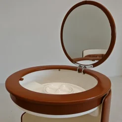 Pamono Dressing Table with Dilly Dally Brown Leather Armchair by Luigi Massoni for Frau, 1970s, Set of 2 Outlet