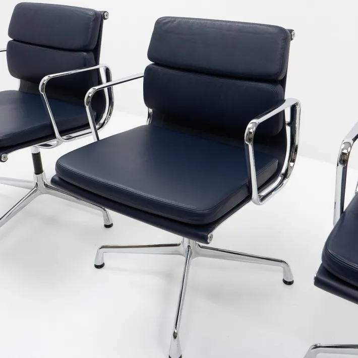 Pamono EA 208 Soft Pad Alu Group Office Chair by Charles & Ray Eames for Vitra Clearance