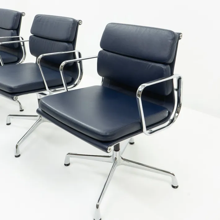 Pamono EA 208 Soft Pad Alu Group Office Chair by Charles & Ray Eames for Vitra Clearance