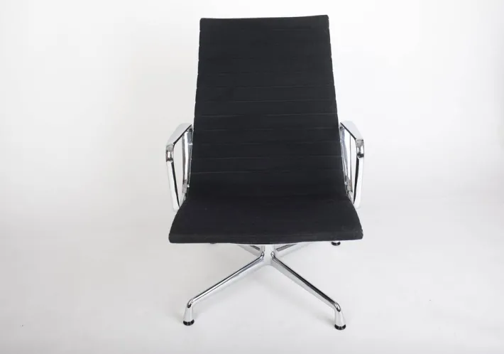 Pamono EA 116 Swivel Armchair by Charles & Ray Eames for Vitra Online