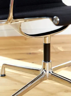 Pamono EA 108 Swivel Chair by Charles & Ray Eames for Vitra Outlet