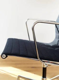 Pamono EA 108 Swivel Chair by Charles & Ray Eames for Vitra Outlet