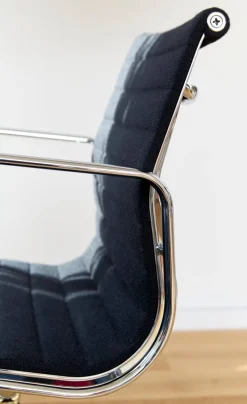 Pamono EA 108 Swivel Chair by Charles & Ray Eames for Vitra Outlet