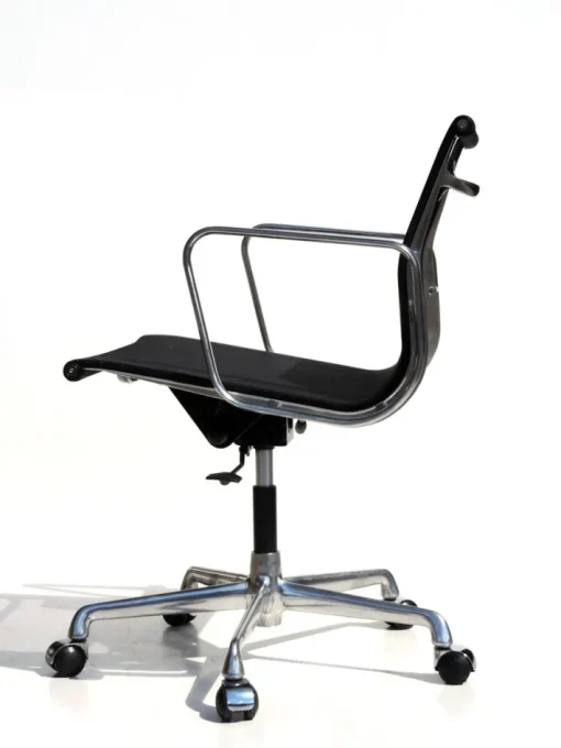 Pamono EA 108 Swivel Chair by Charles & Ray Eames for ICF De Padova Clearance