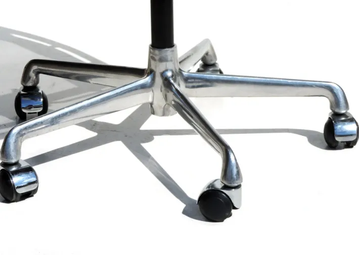 Pamono EA 108 Swivel Chair by Charles & Ray Eames for ICF De Padova Clearance