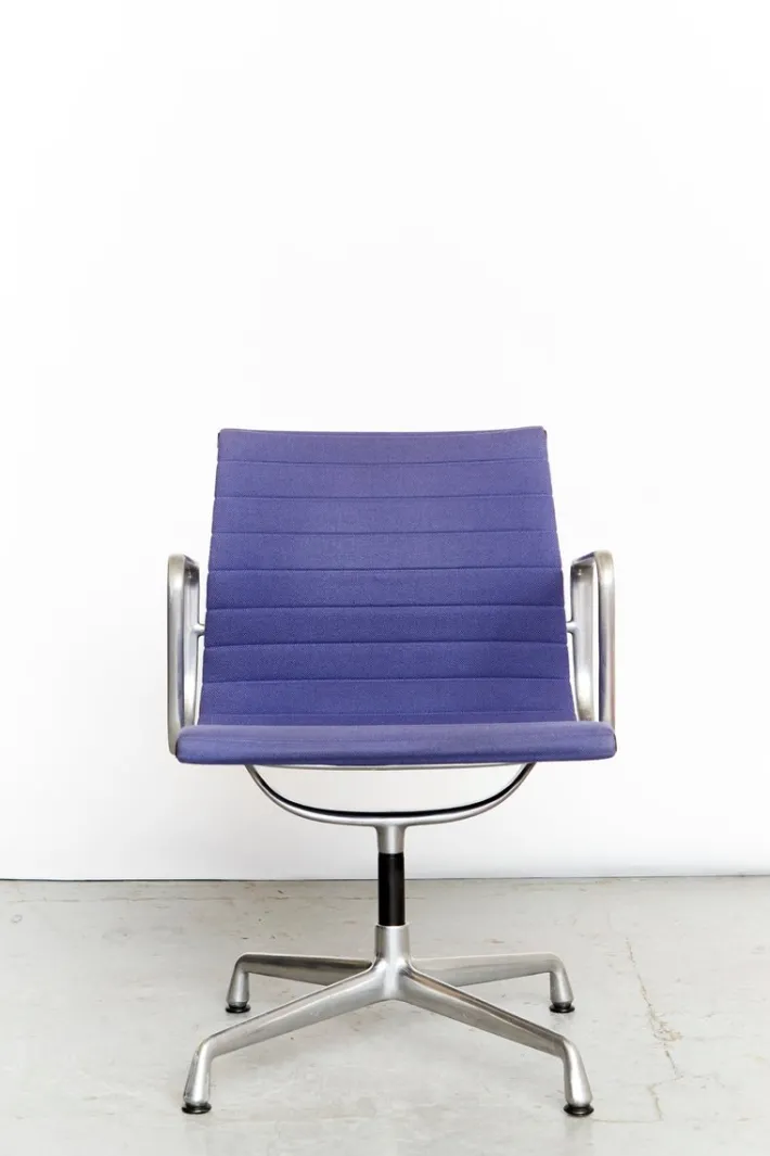 Pamono EA 108 Swivel Chair by Charles & Ray Eames for Vitra Best