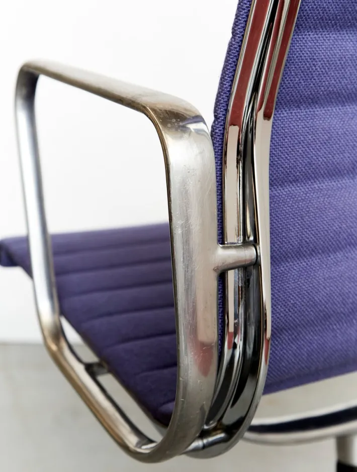 Pamono EA 108 Swivel Chair by Charles & Ray Eames for Vitra Best