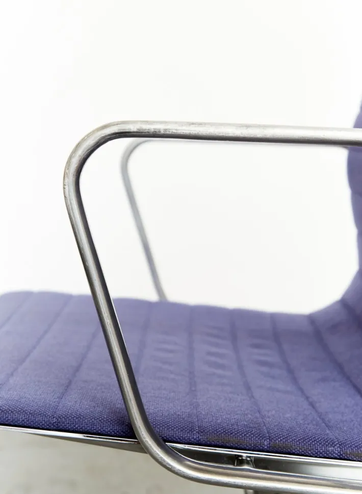 Pamono EA 108 Swivel Chair by Charles & Ray Eames for Vitra Best