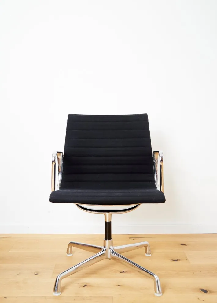 Pamono EA 108 Swivel Chair by Charles & Ray Eames for Herman Miller Best