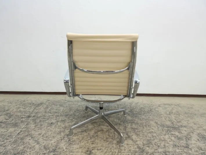Pamono EA 116 Swivel Chair in Beige by Charles & Ray Eames for Vitra Best