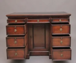 Pamono Early 19th Century Mahogany Kneehole Desk, 1830s Online
