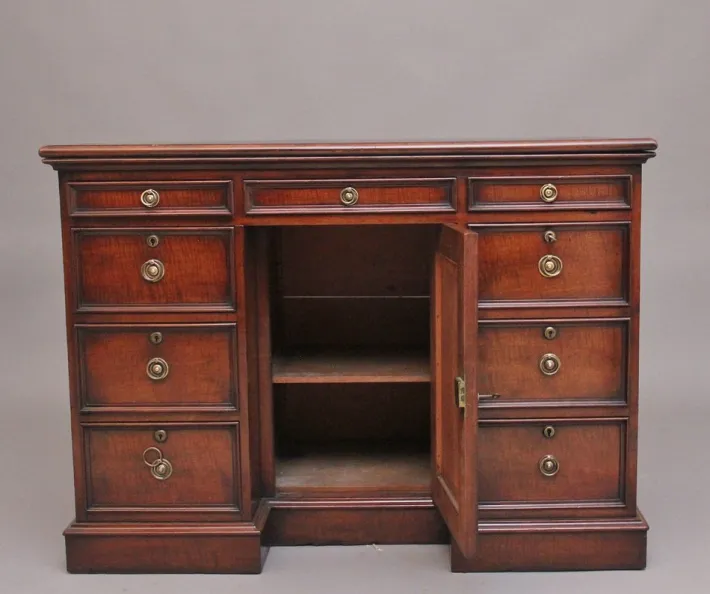 Pamono Early 19th Century Mahogany Kneehole Desk, 1830s Online