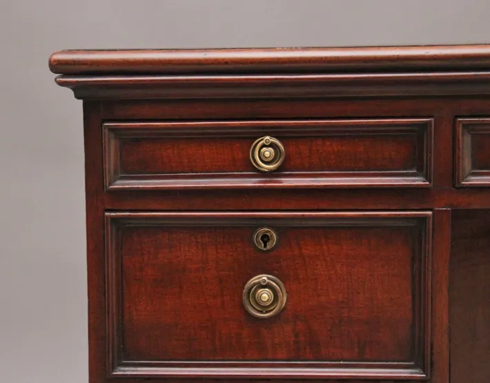 Pamono Early 19th Century Mahogany Kneehole Desk, 1830s Online