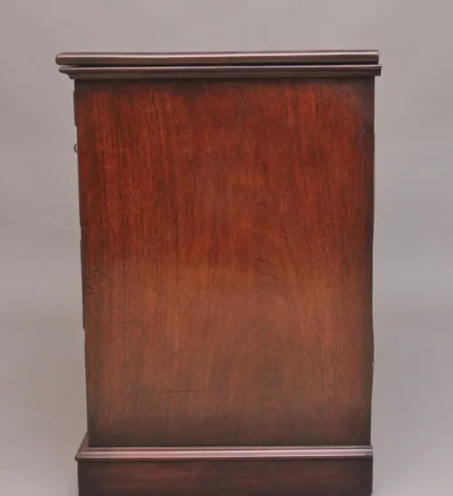 Pamono Early 19th Century Mahogany Kneehole Desk, 1830s Online