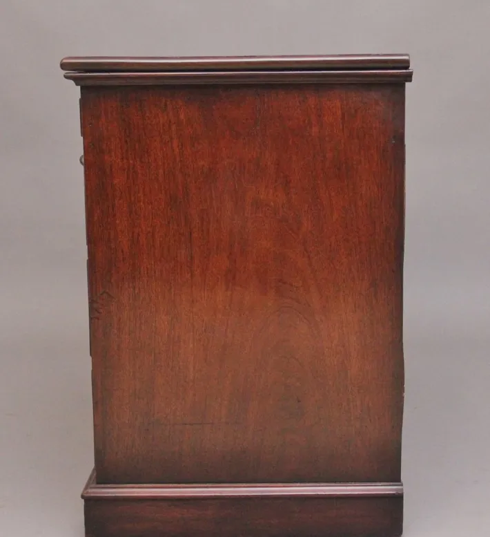 Pamono Early 19th Century Mahogany Kneehole Desk, 1830s Online
