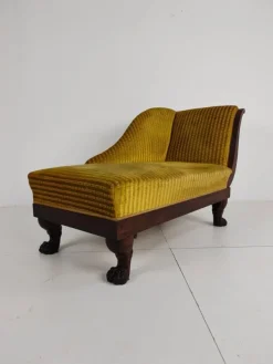 Pamono Empire Chaise Longue in Mahogany with Carved Lion Paw Feet