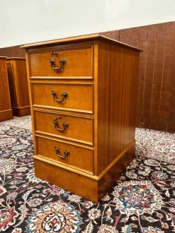 Pamono English Chest of Drawers in Teak